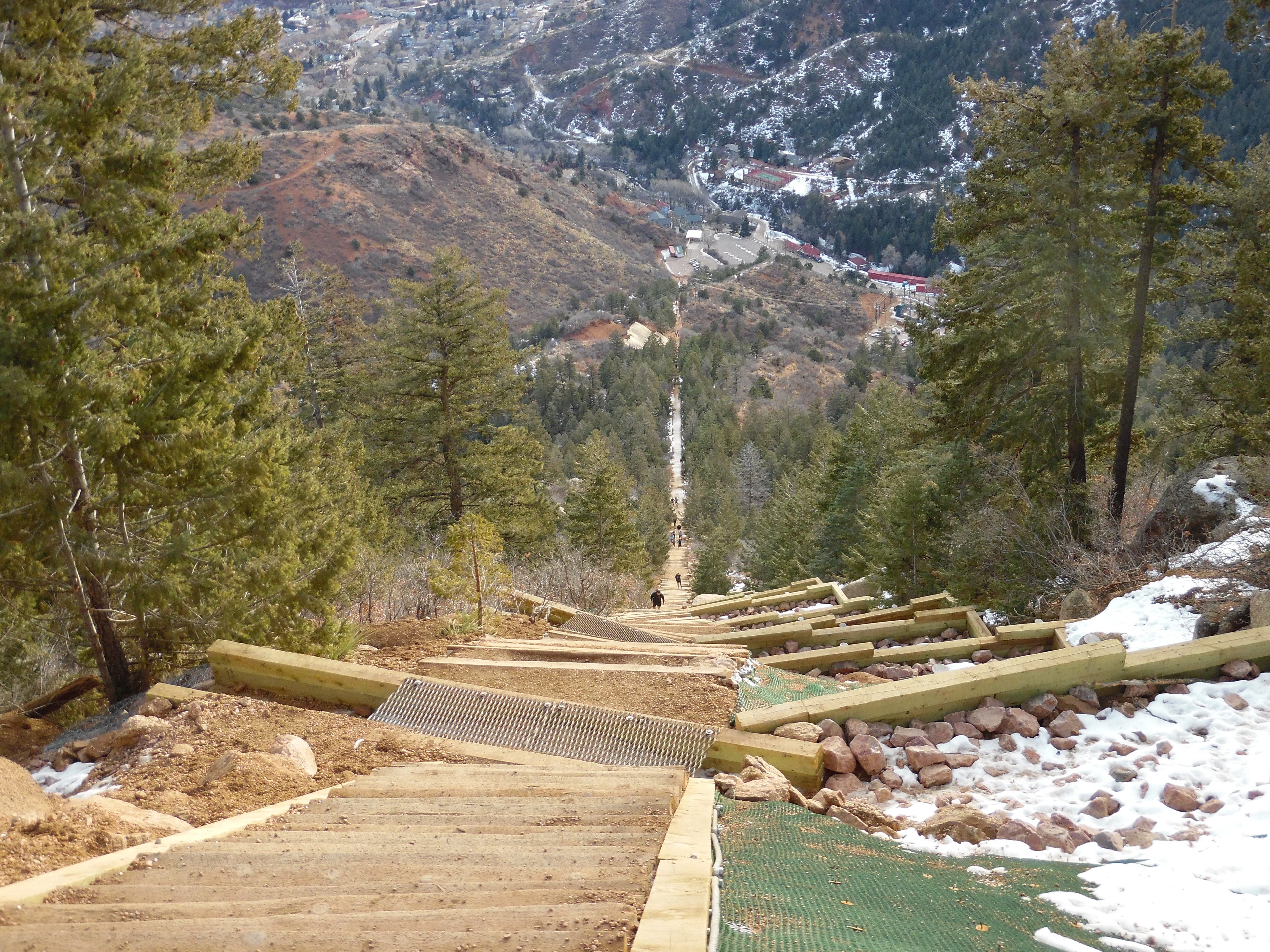 Manitou Incline 